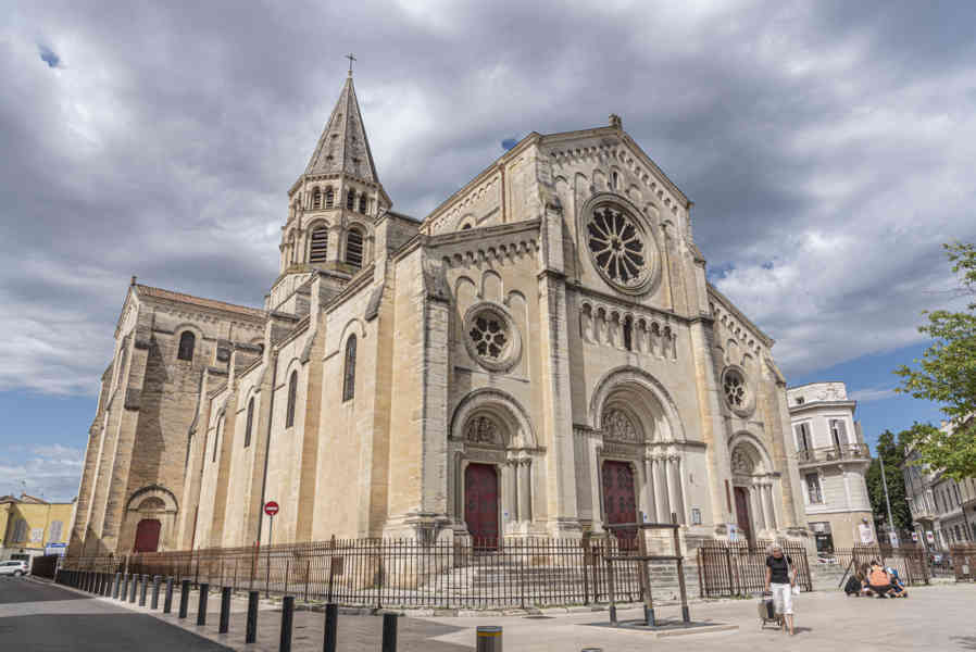 Francia - Nimes 039 - iglesia de Saint-Paul.jpg